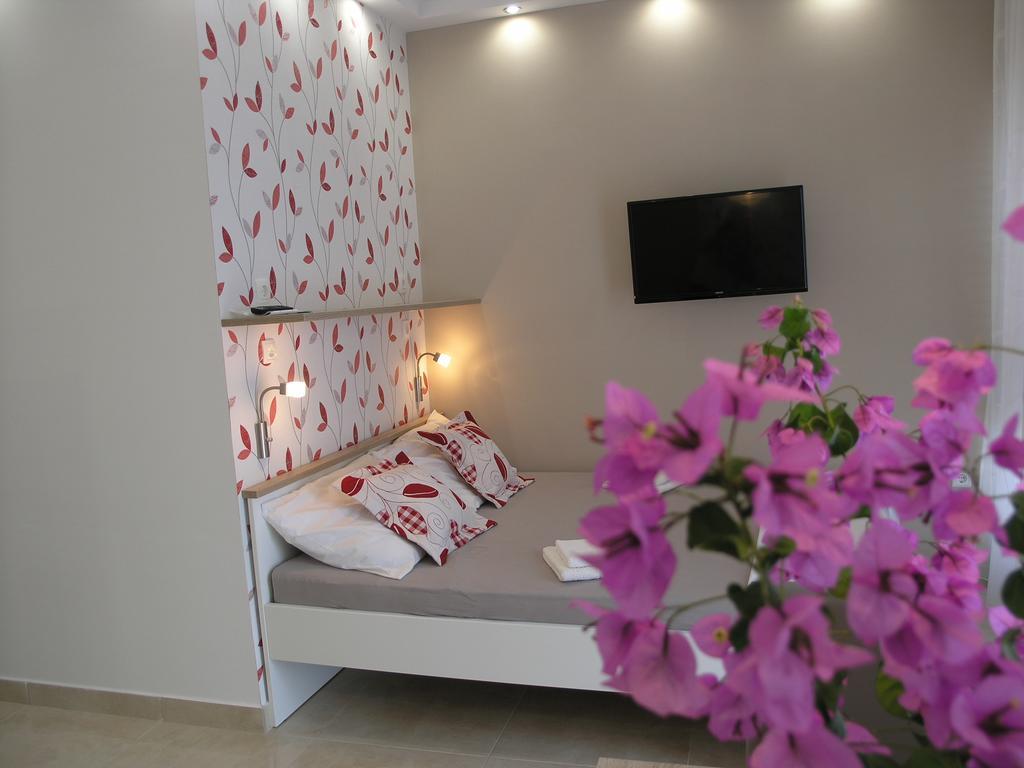 Apartments Dobrila Подгора Екстер'єр фото
