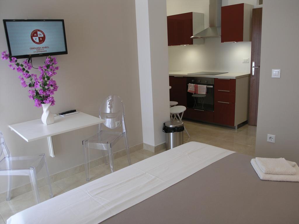 Apartments Dobrila Подгора Екстер'єр фото