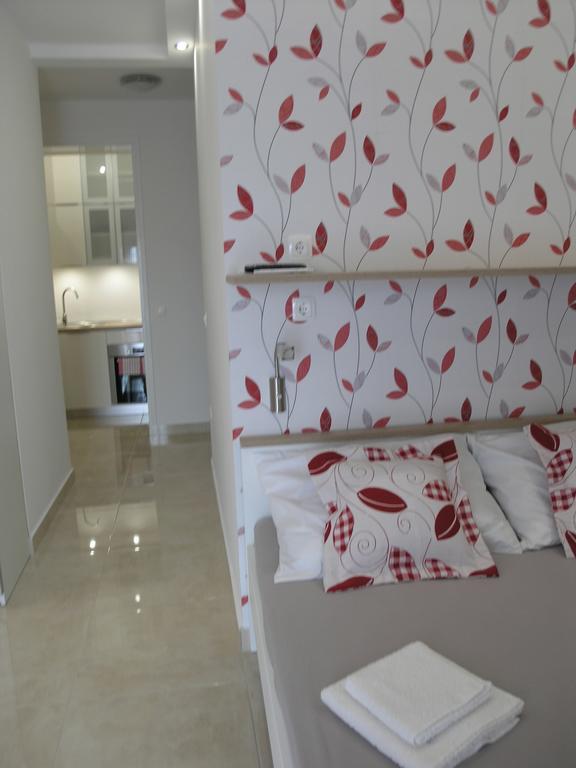 Apartments Dobrila Подгора Екстер'єр фото