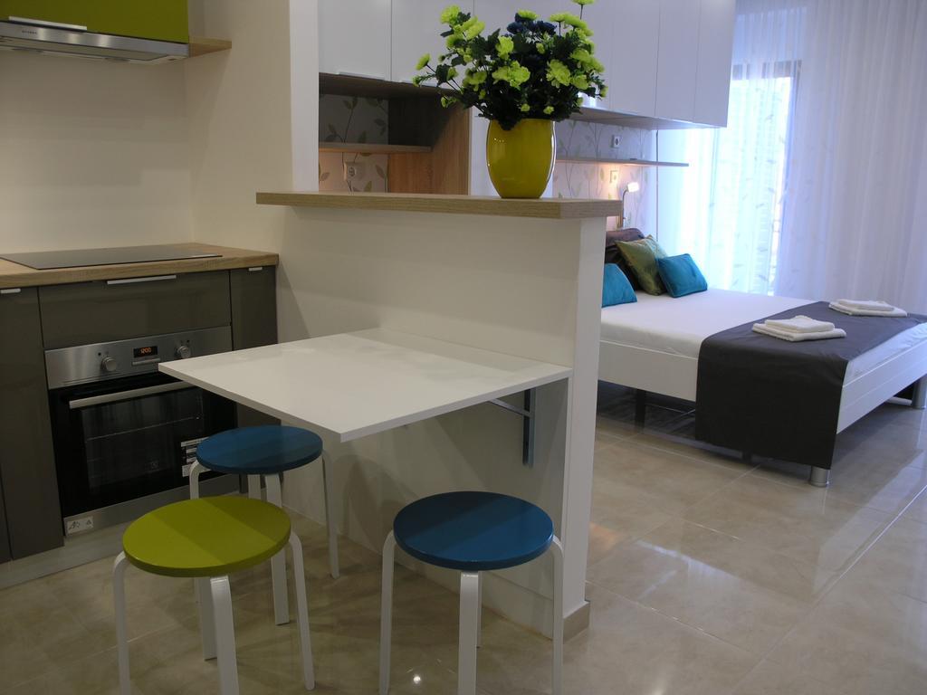 Apartments Dobrila Подгора Екстер'єр фото