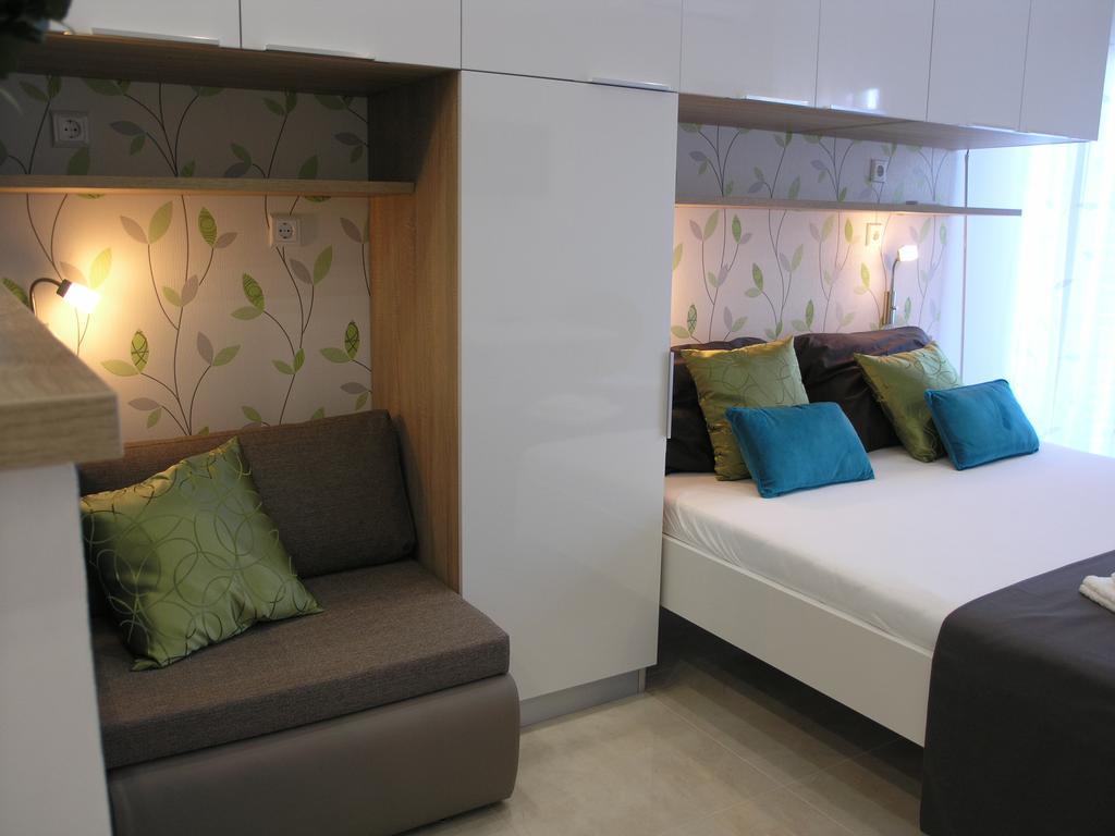 Apartments Dobrila Подгора Екстер'єр фото