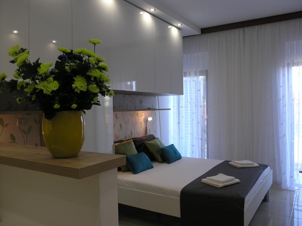 Apartments Dobrila Подгора Екстер'єр фото