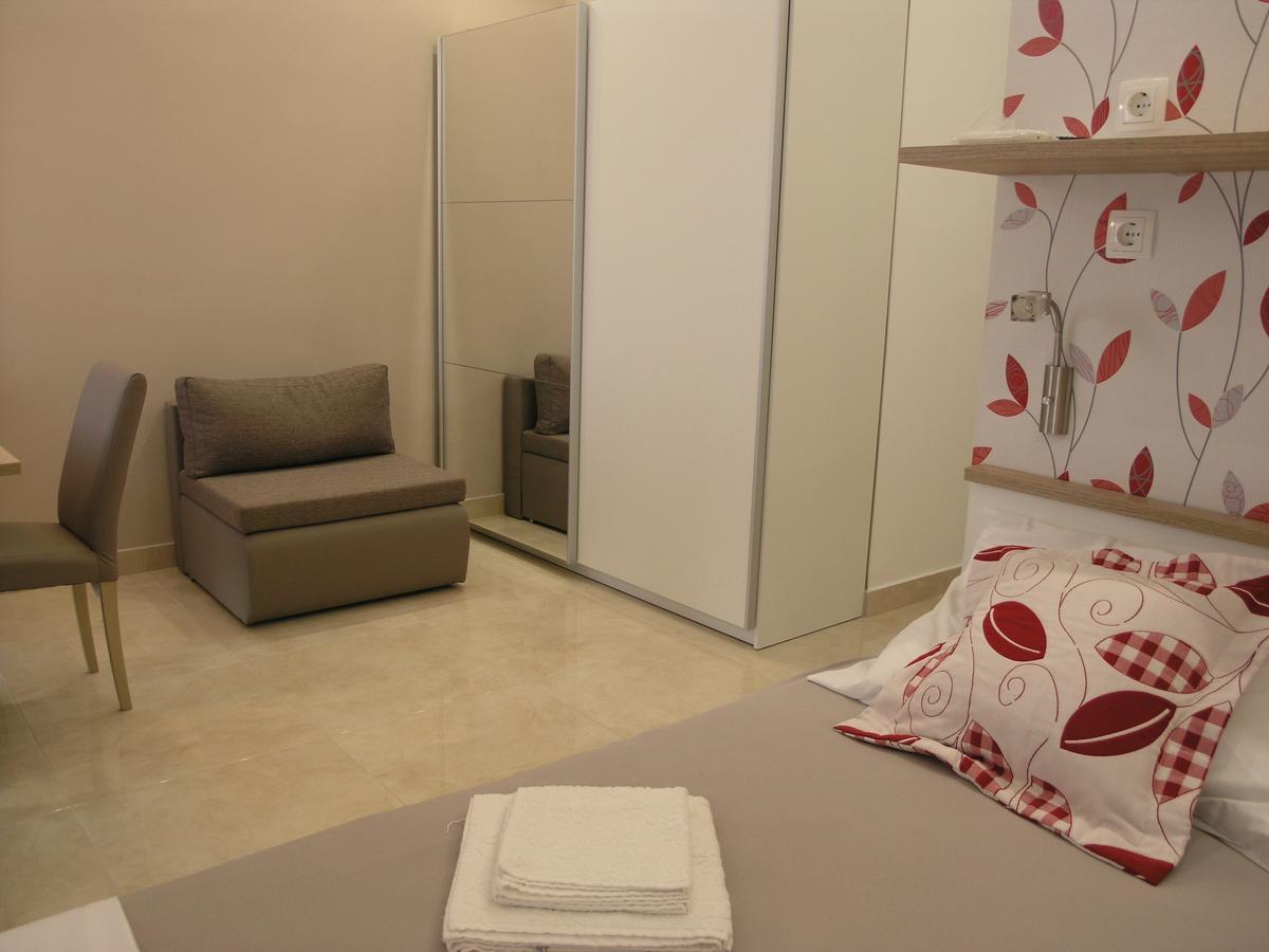 Apartments Dobrila Подгора Екстер'єр фото