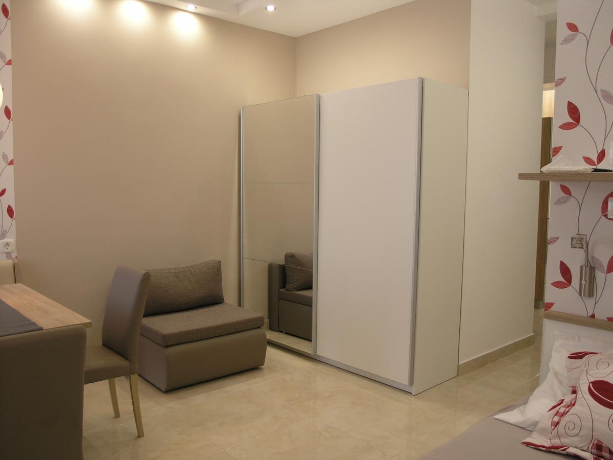 Apartments Dobrila Подгора Екстер'єр фото
